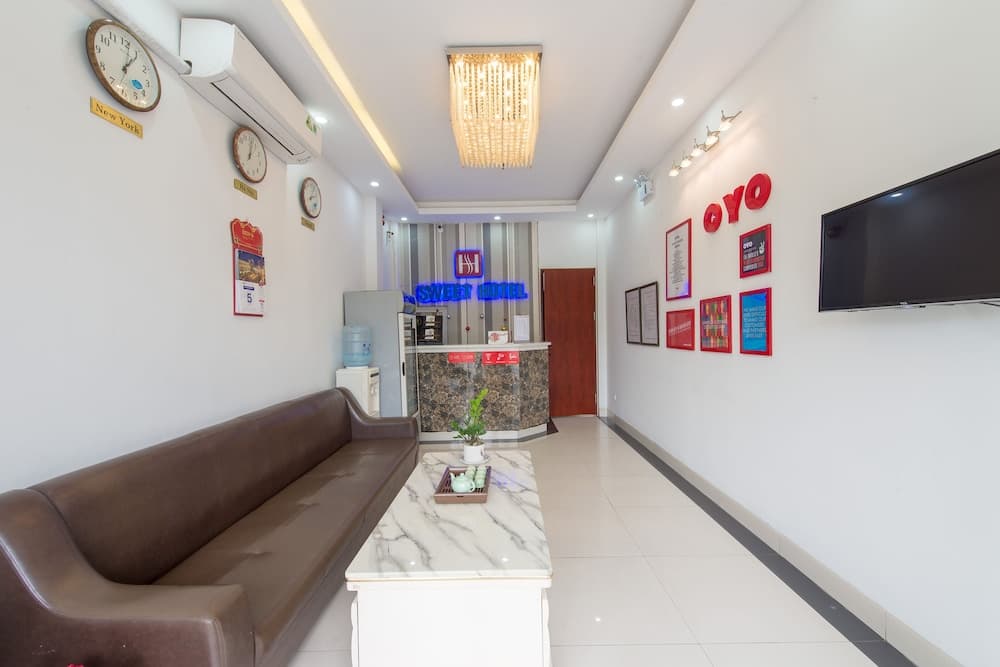 OYO 196 Sweet Hotel