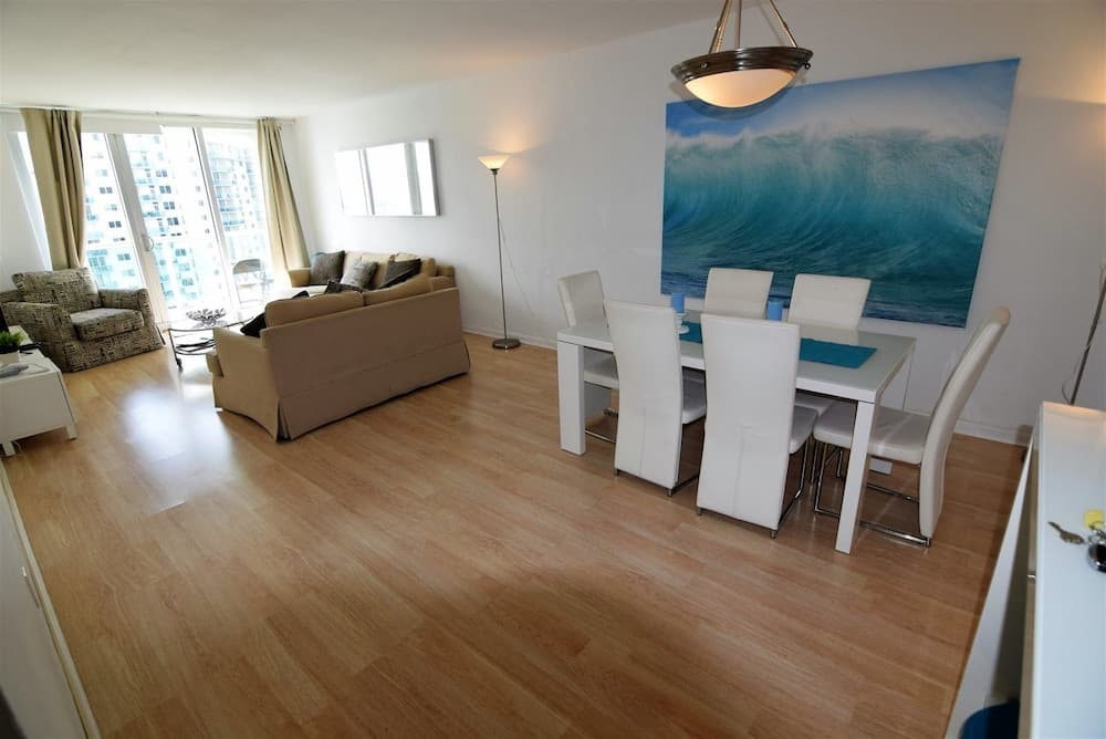 Spectacular 1 Bed 1.5 Baths In Ocean Reserve! Unit 1210