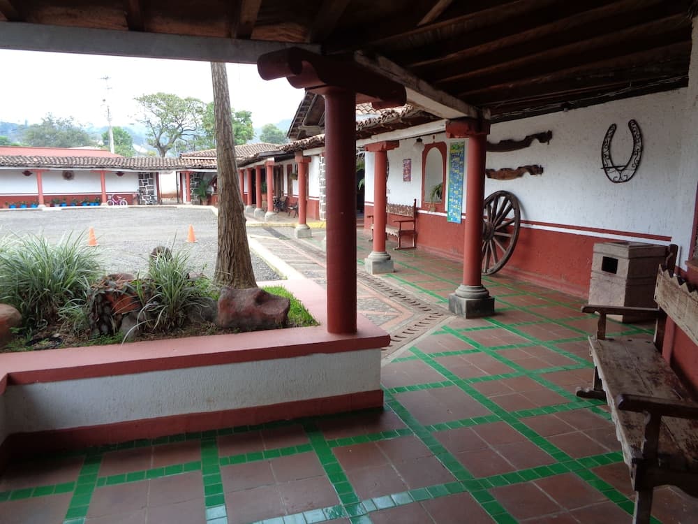 Hotel Campestre Hacienda Caracha