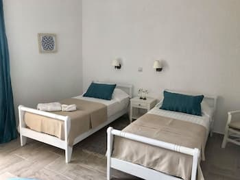 Elounda George Studios