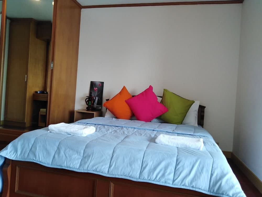 Downtown Apartment near BTS Station