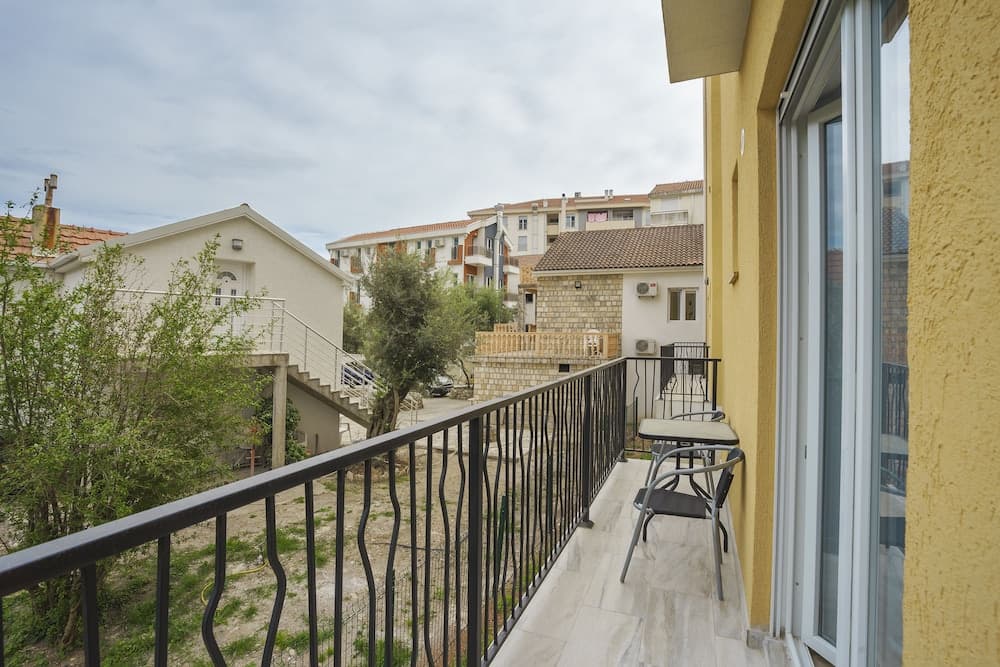 One bedroom M Rozino