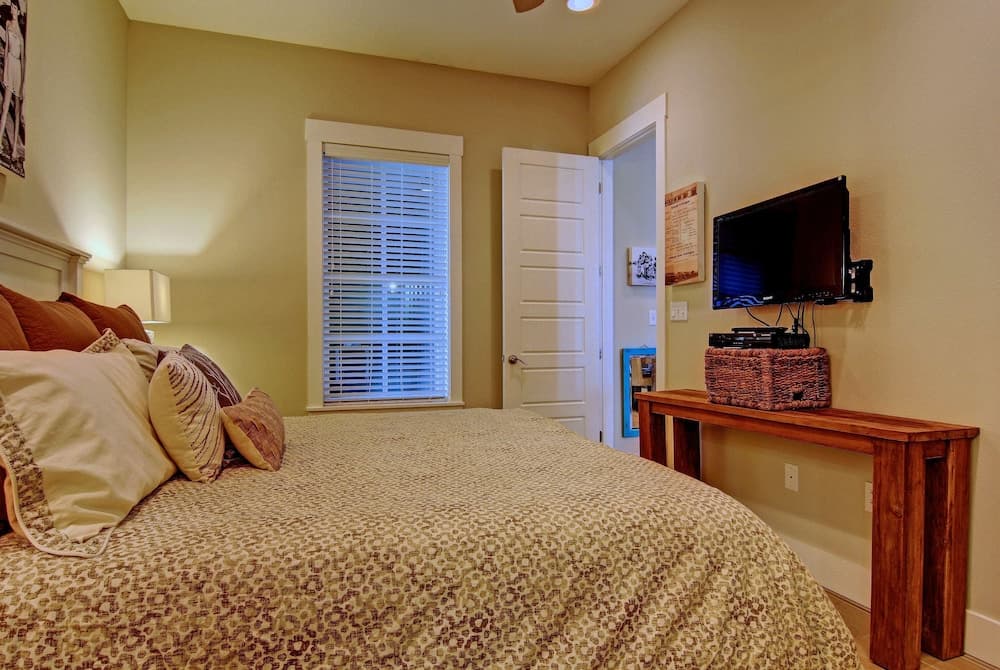 Cinnamon Shore- Porter Ansas TC 3302