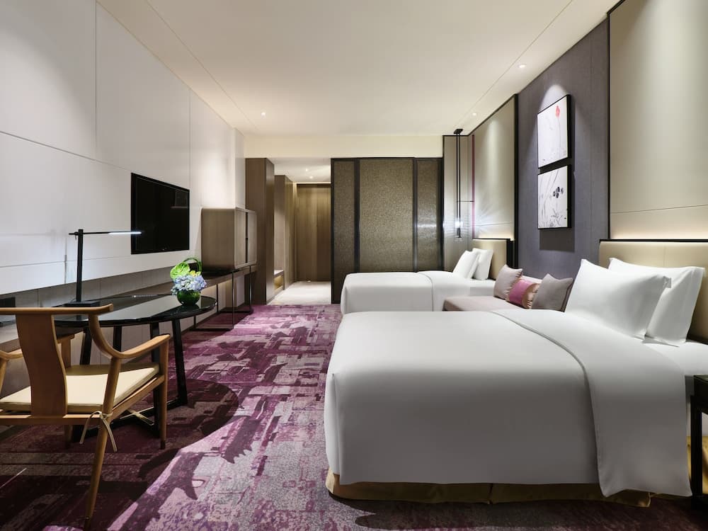 Crowne Plaza Wuxi Lake View by IHG