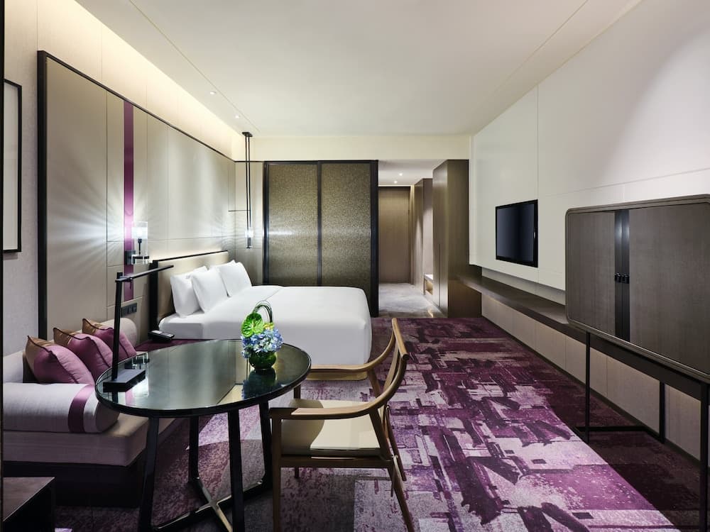 Crowne Plaza Wuxi Lake View by IHG