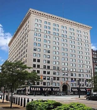 Bridgestreet at the Leader Building