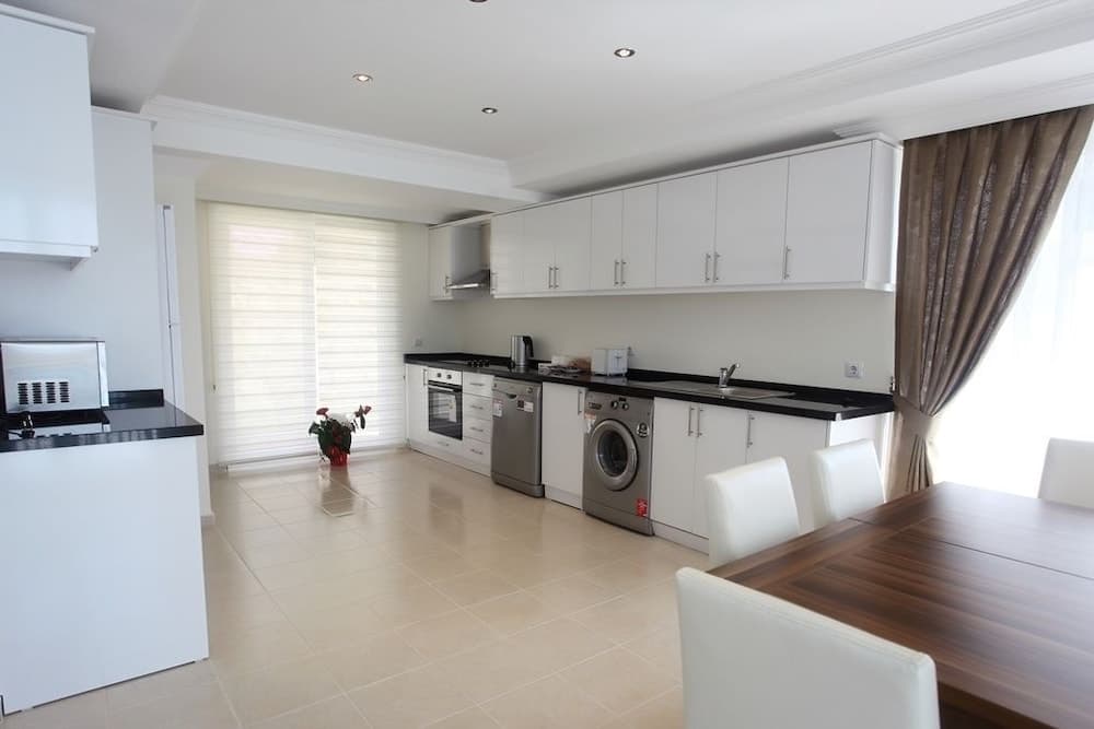 Villa Bello by Villatatilin