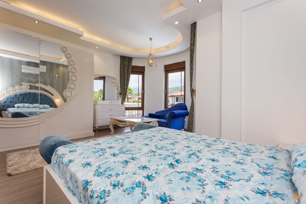 Villa Vista by Villatatilin