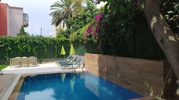 Meyde Boutique & Suites