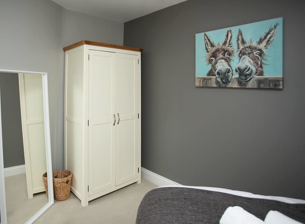 11 College Place North