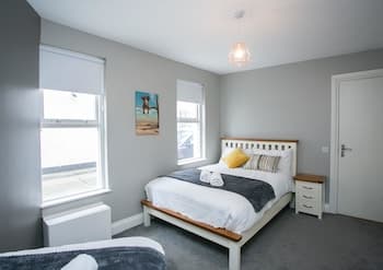 11 College Place North