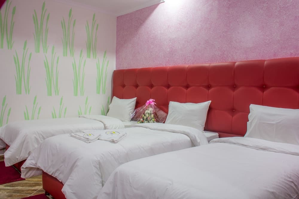 Hotel Hadaik Ain Asserdoune