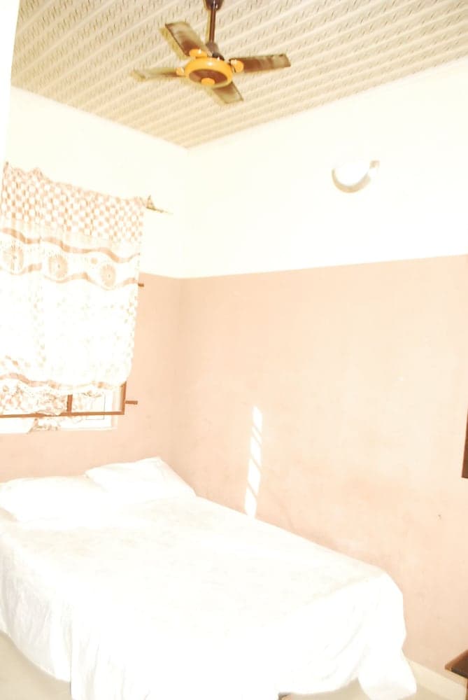 Mat Maris Luxury Hotels