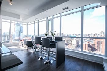 Sarkar Suites - Downtown Fashion Dist.