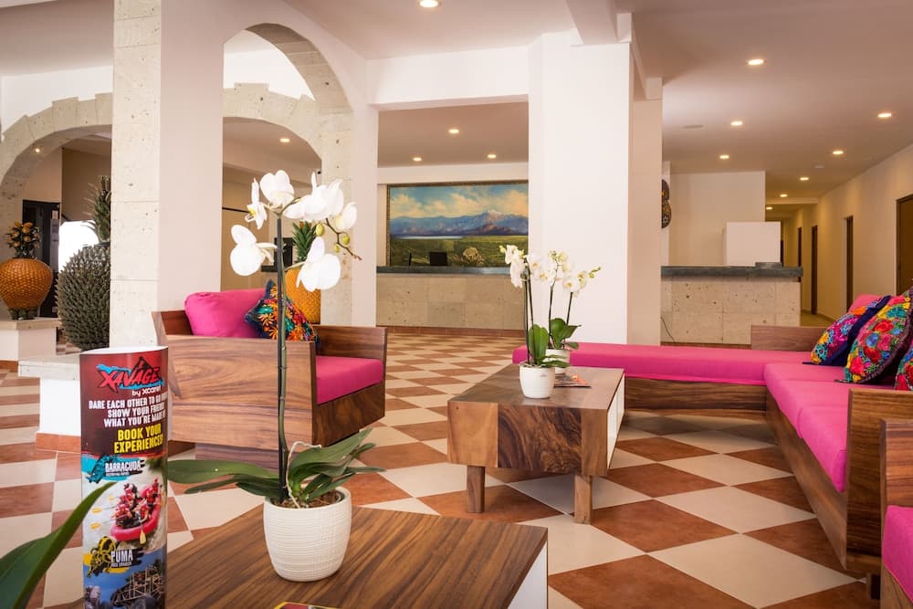 Nomads Party Hotel & Hostel