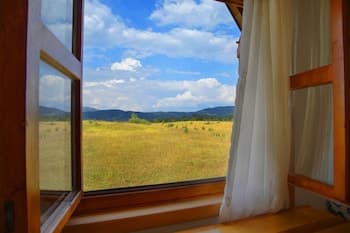 2 Bedroom Holiday Chalet With Views + Log Fire