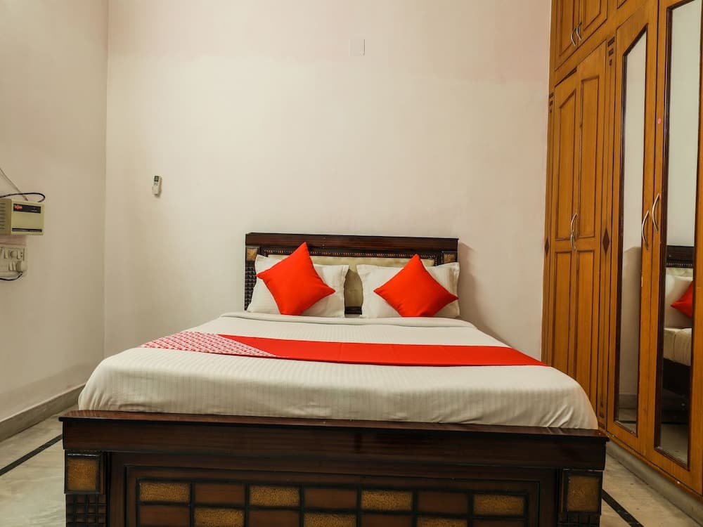 OYO 16135 Krupa Service Apartment