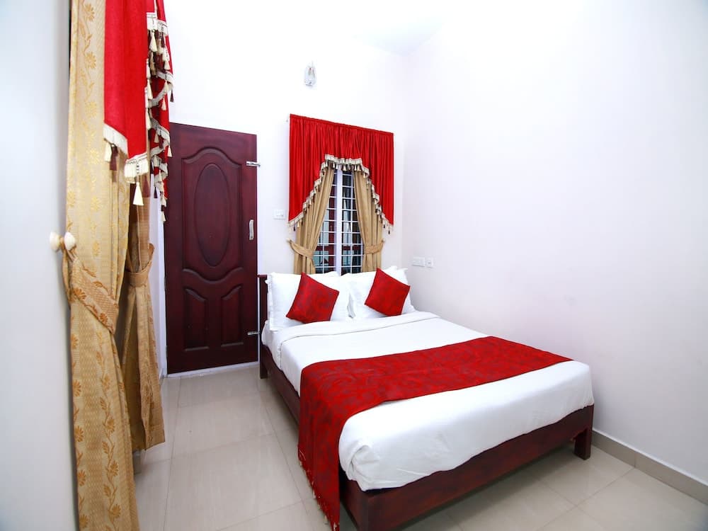 OYO 15548 Mackal Residency