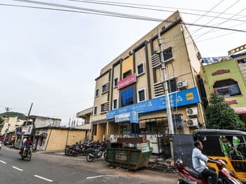 OYO 16856 Sri Jaya Guesthouse