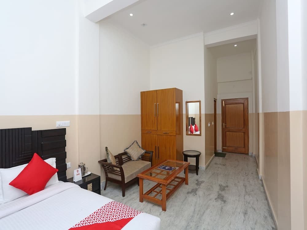 OYO 19638 Hotel Jay Continental