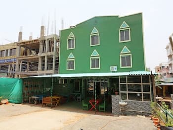 OYO 13624 Kapoors Plaza Guest House