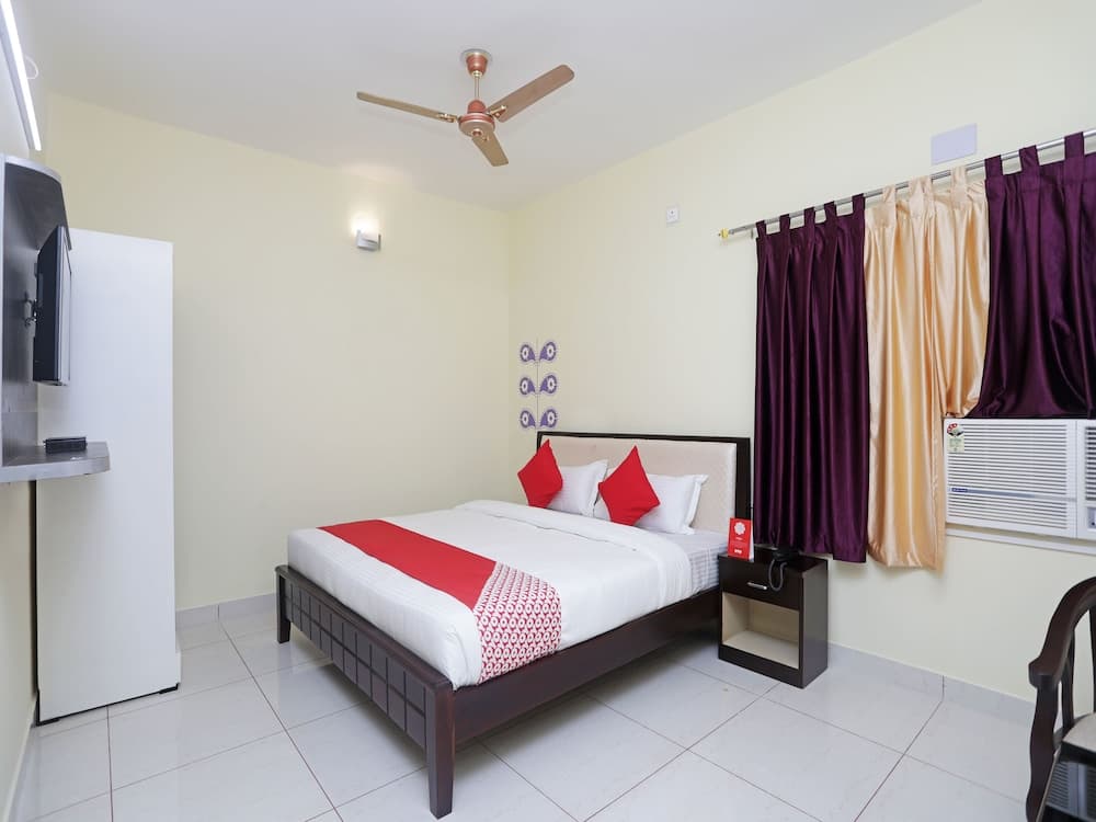 OYO 13924 Shree Gopal Residency