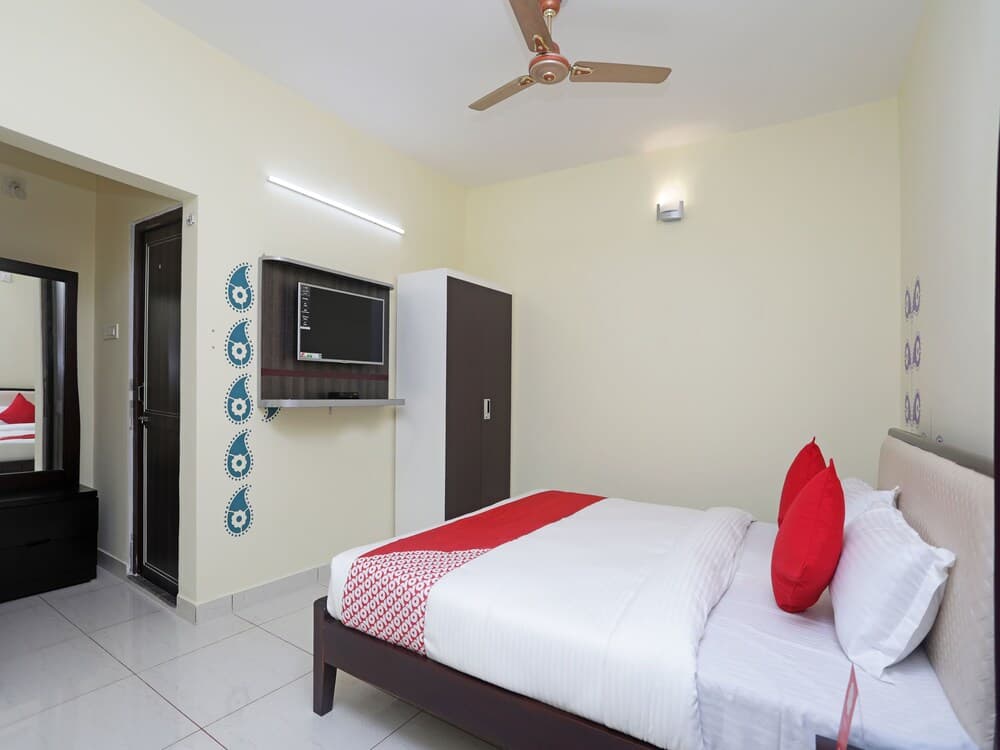 OYO 13924 Shree Gopal Residency