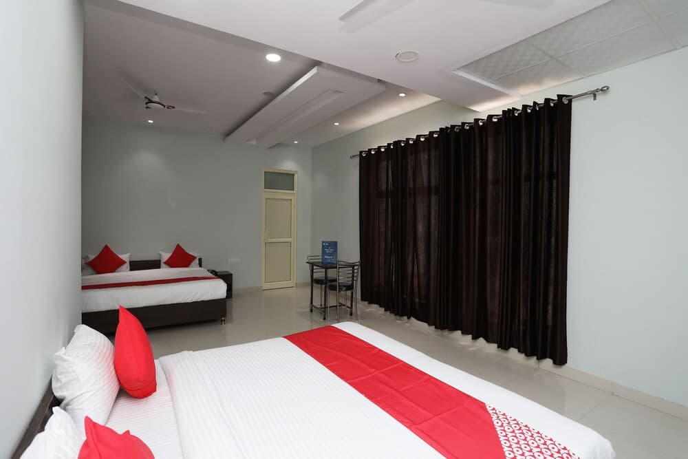 OYO 18314 Hotel Kailash Mansarovar And Banquet Hall