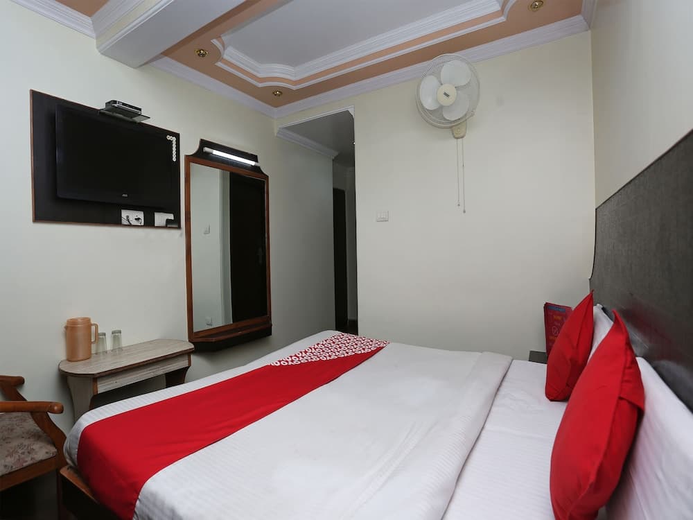 OYO 27002 H S R Ram Bazaar