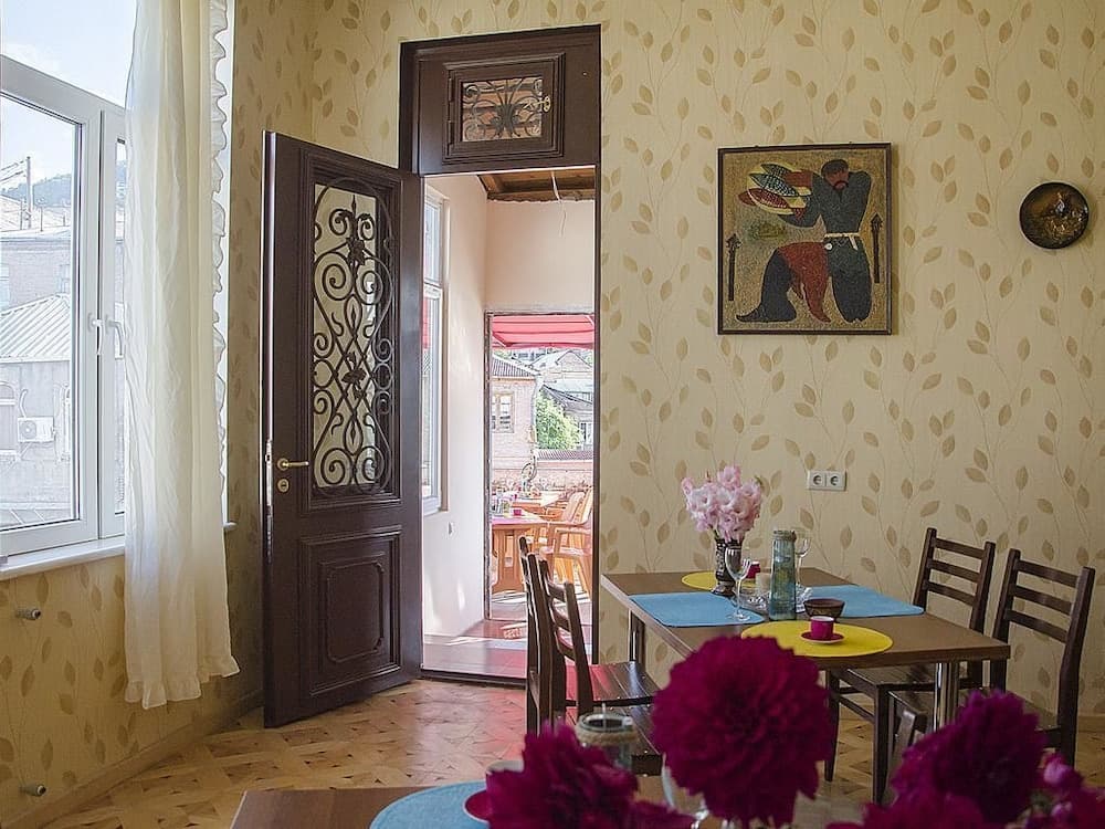 Griboedov Hostel & Suites