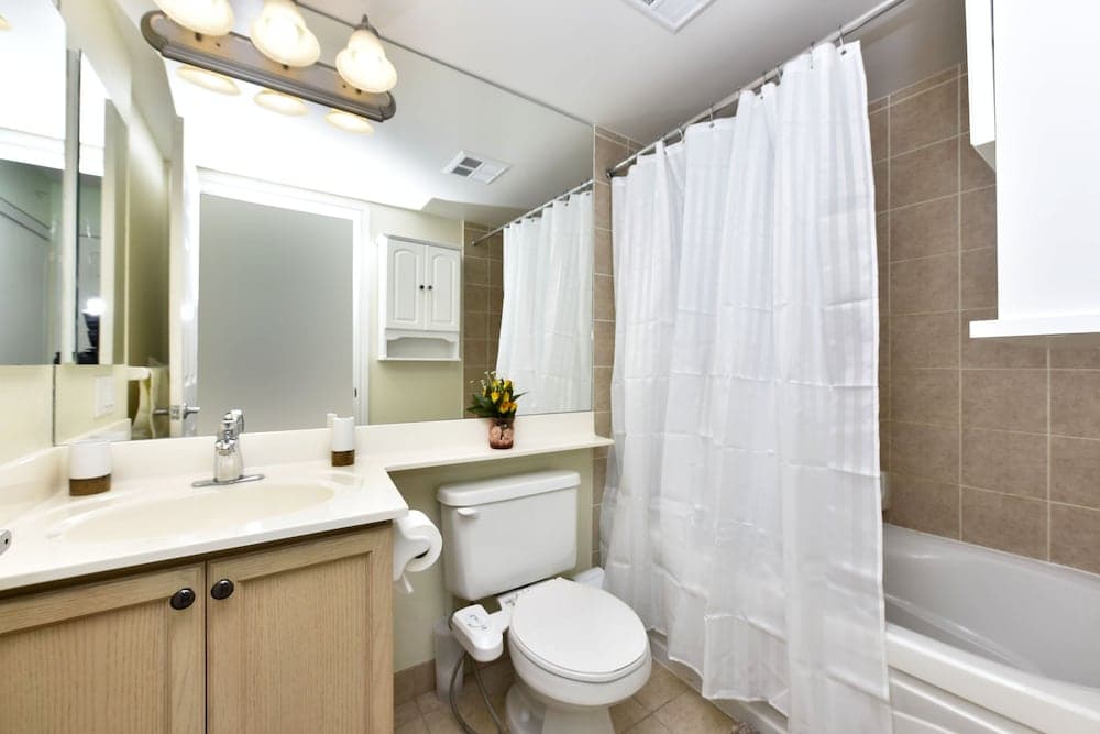 Sarkar Suites - 3888 Duke of York Blvd