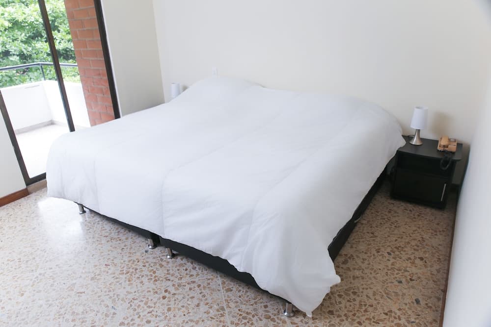 Saint Geny By Nomad Guru