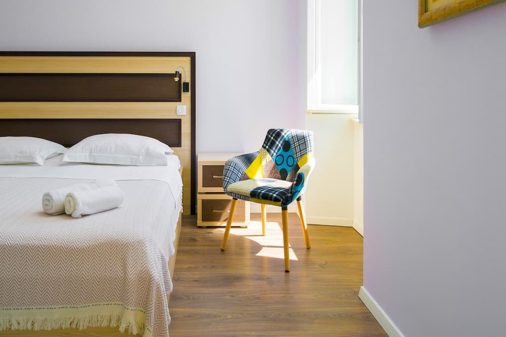 L U X E Split Luxury Rooms