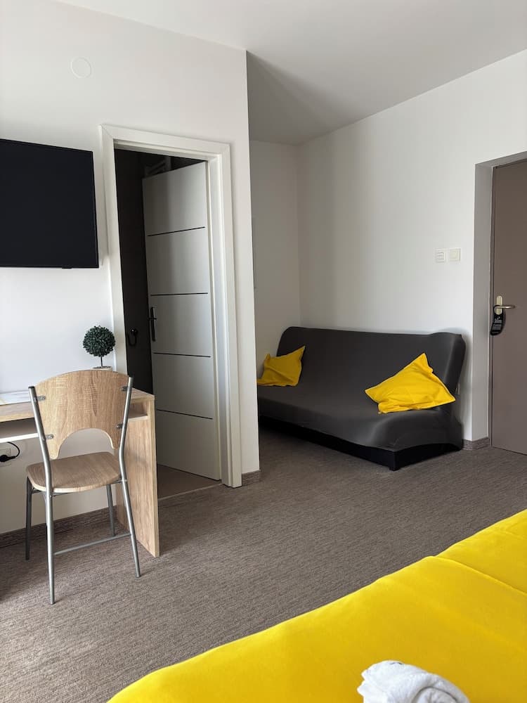 London Rooms Zagreb Airport