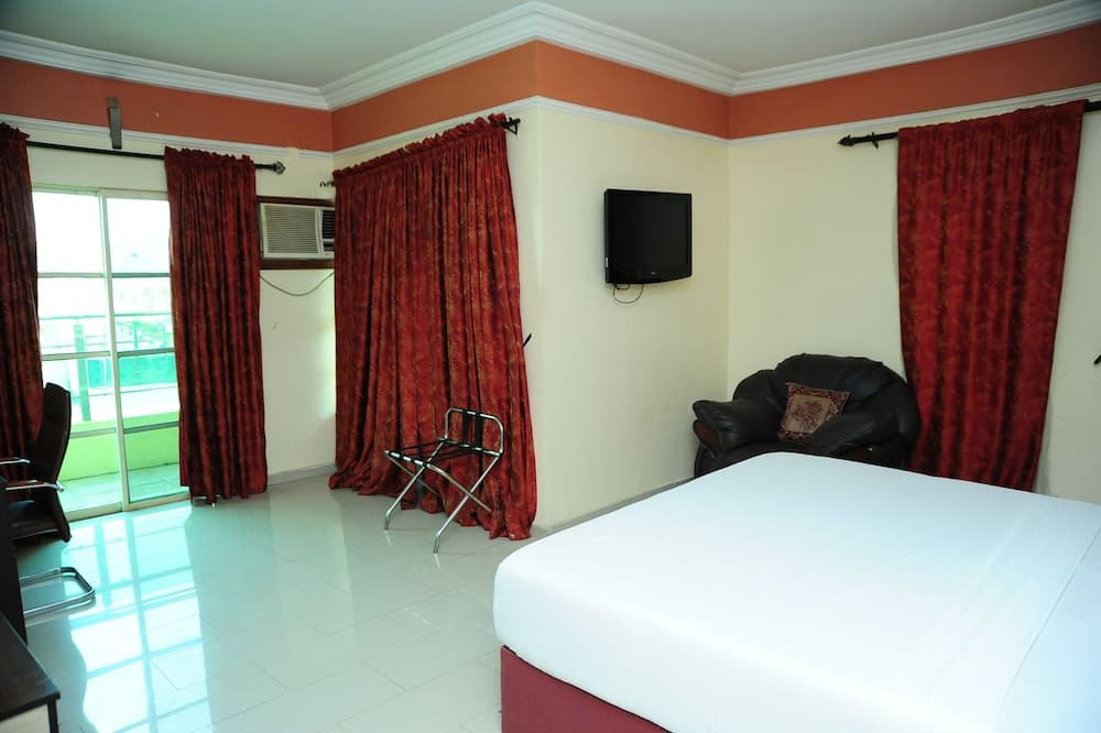 Richton Hotel and Suites