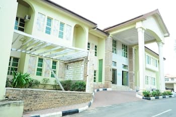 Richton Hotel and Suites