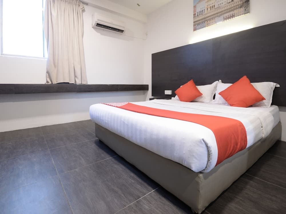 OYO 906 Happy 92 Hotel Lumut