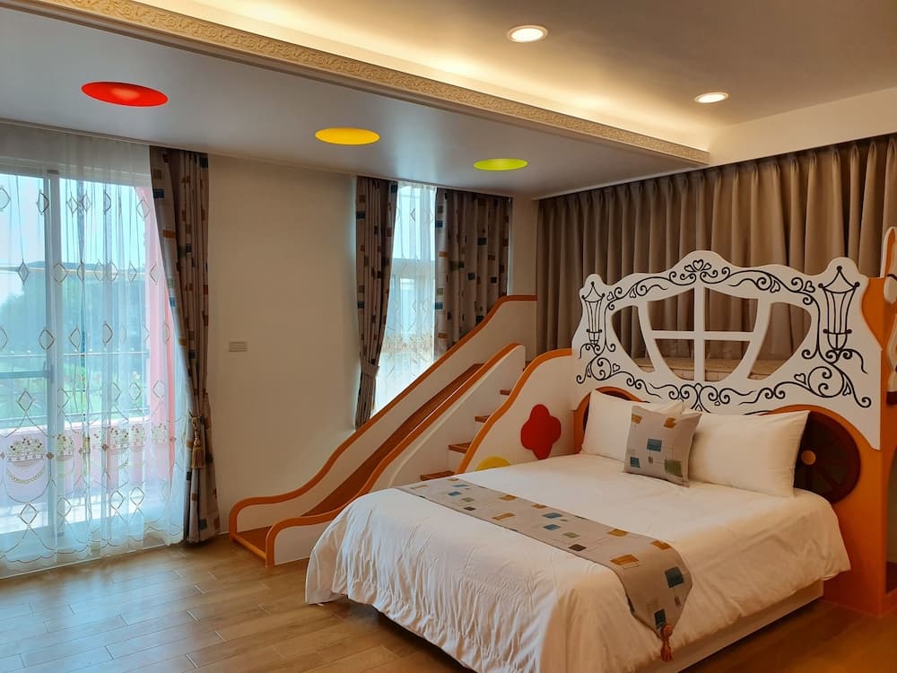 Honeysuckle Family Castle