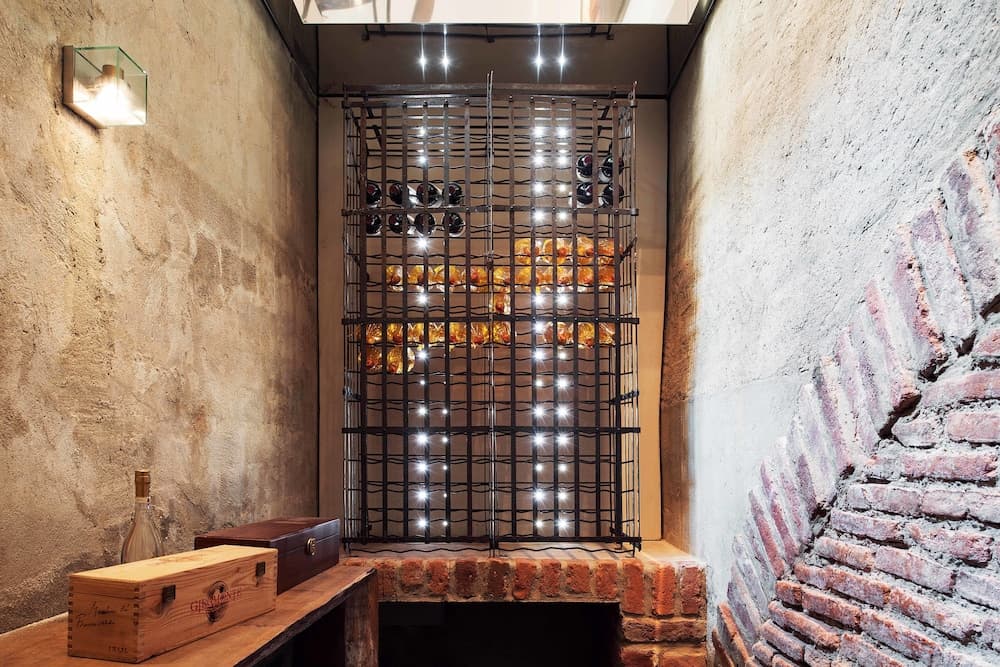 Unique 4 Bedroom Apartment near Duomo