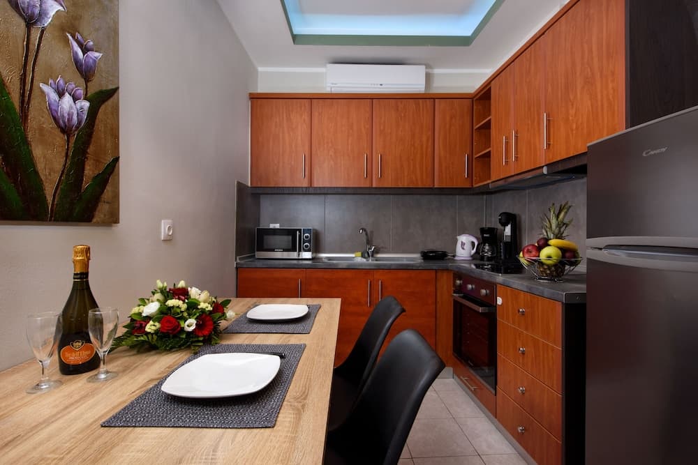 Angelo Del' Arte Estate