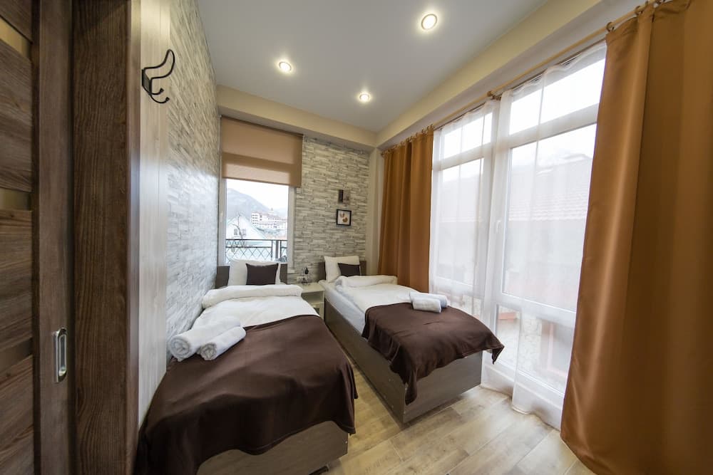 More Apartments na Avtomobilnom 58A - 1