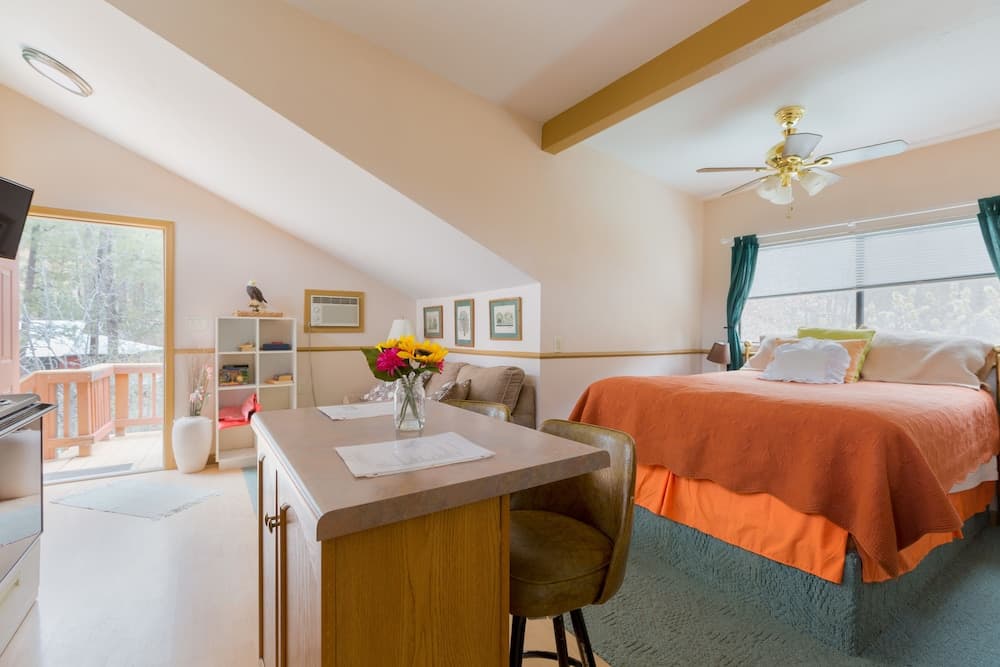 Crown King Cabins Suites and Bunkhouse