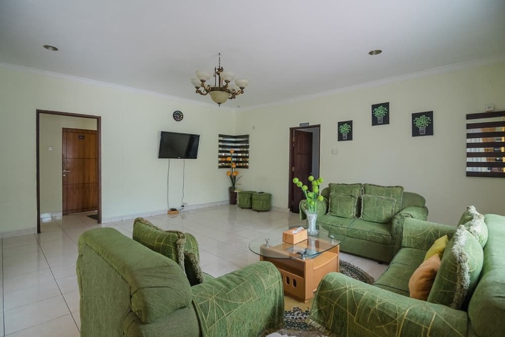 RedDoorz near Taman Bekapai 2