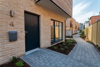 The Larry Mullen Suite - hiphipstay