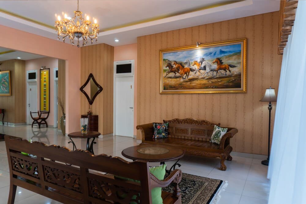 OYO 787 Hotel Kuwera Inn