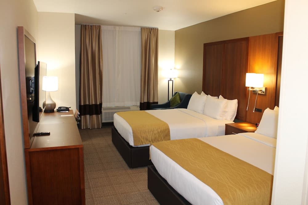 Comfort Inn & Suites Lakewood by JBLM