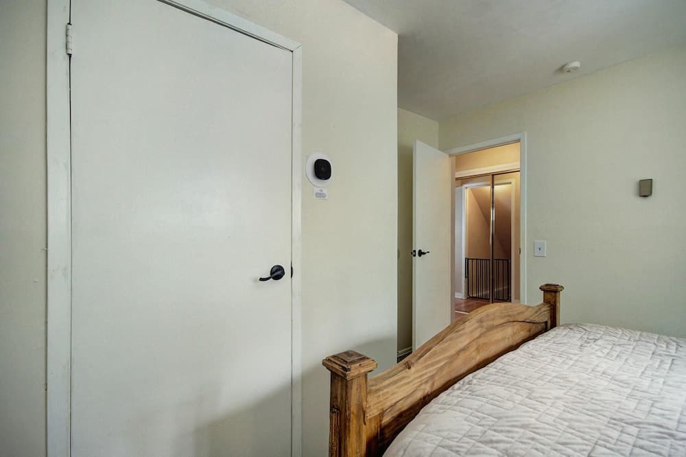 Lazy Dog Lodge - 3 Br Home