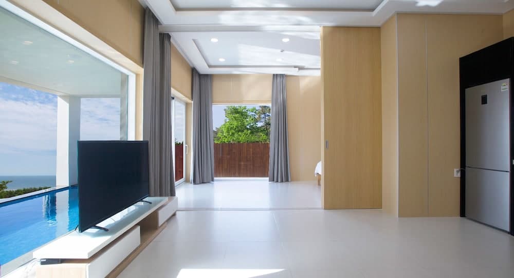 The Mare Pool Villa Pension