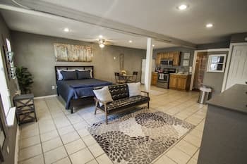 Near Downtown Guest House