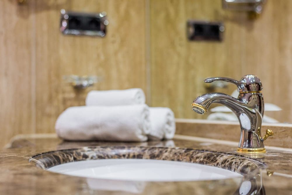 2 Bedrooms Apartment Frontline Beach